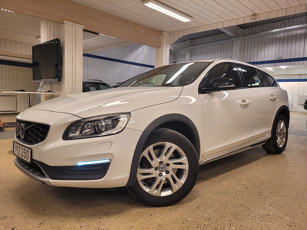 Volvo V60 Cross Country D3 Classic, Momentum Euro 6