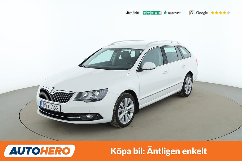 Skoda Superb Kombi 2.0 TDI Elegance 4x4 / PDC, Drag, Värm