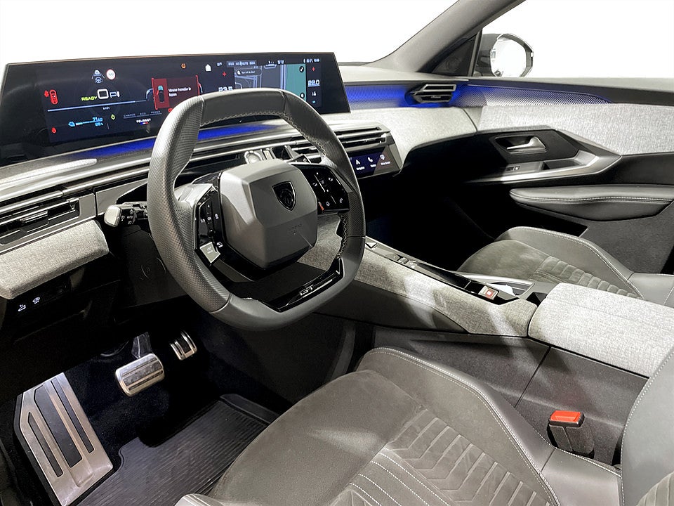 Bild på Peugeot E-5008 GT Standard Range Aut 7-SITS B-KAMERA CARPLAY 214hk