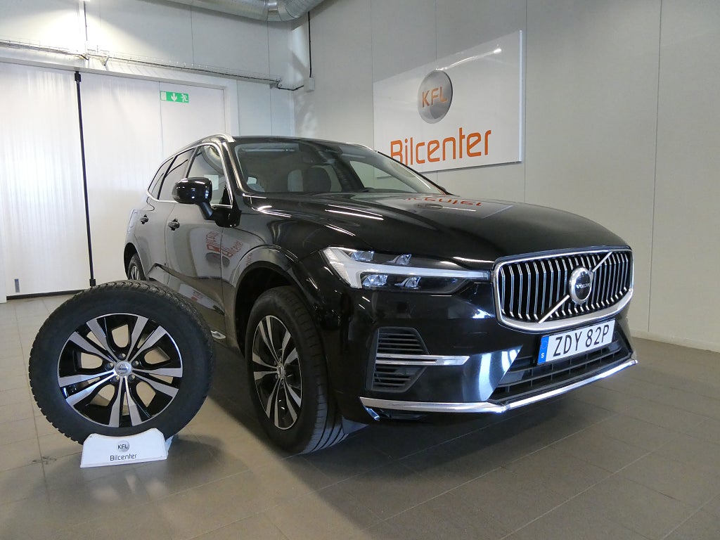 Volvo XC60 Recharge T6 AWD Drag-Värmare-Pano-Navi-SoV *Long range*