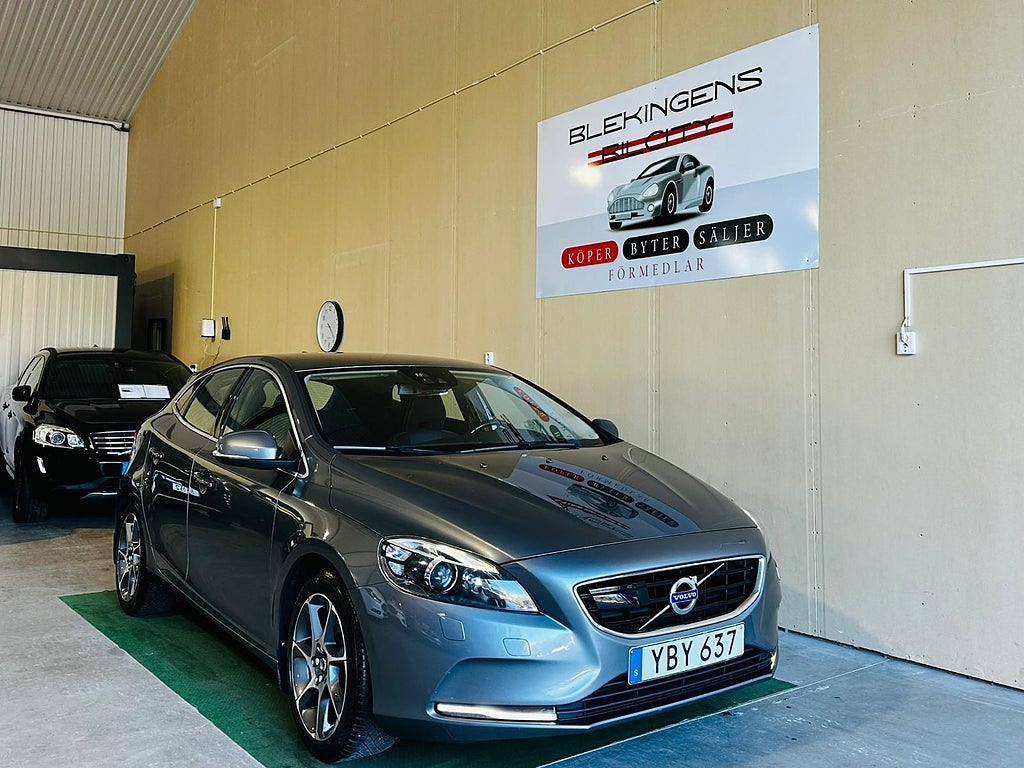Volvo V40 D3 Momentum Dragkrok Navigation 