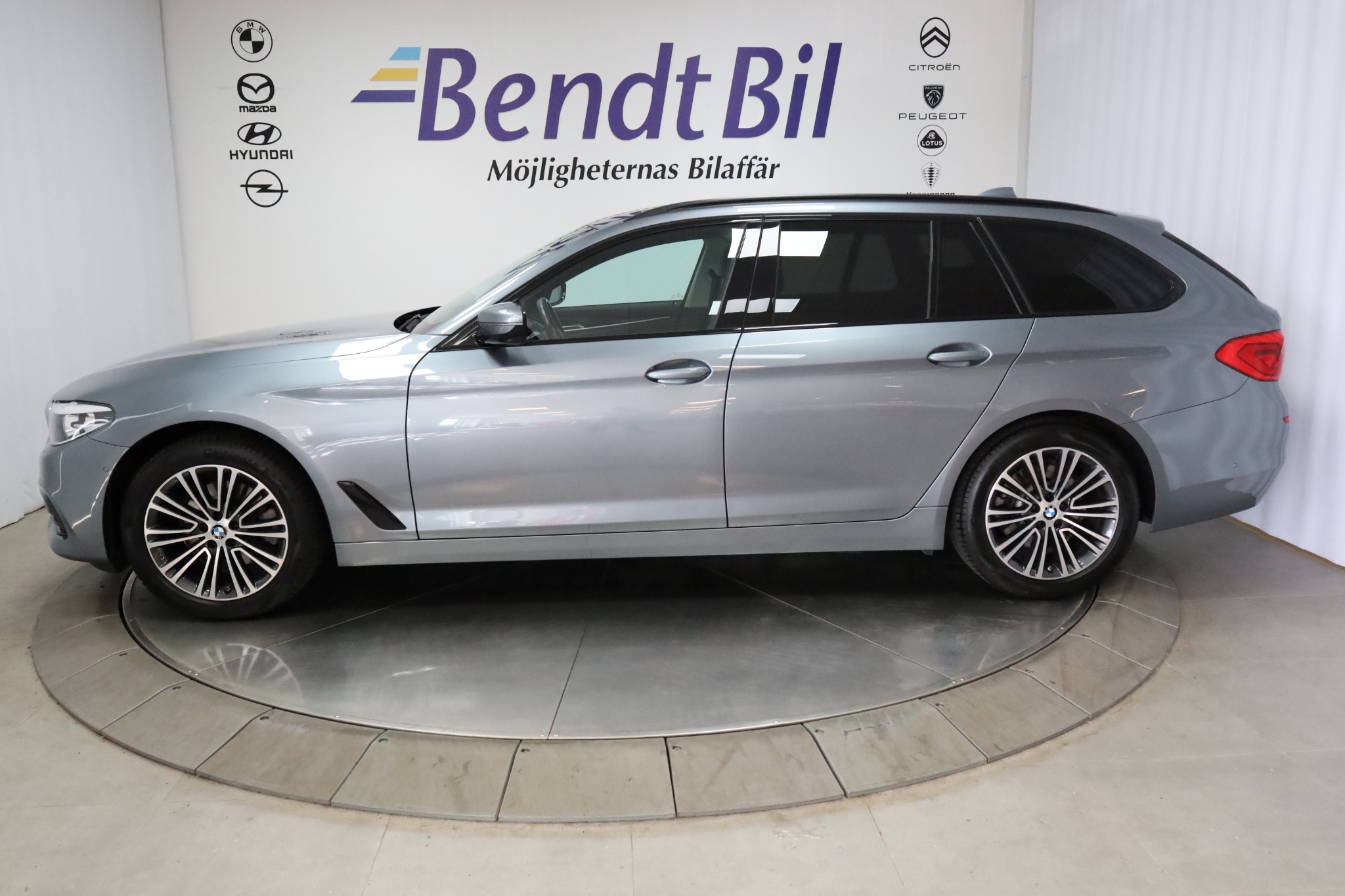 BMW 520 d xDrive Touring Sport line 2020, kuva 7/53