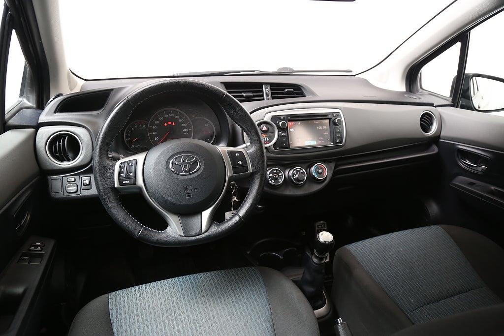 Toyota Yaris 1,33 Dual VVT-i Active 5-dörrar 1ägare Motorv Drag 2012