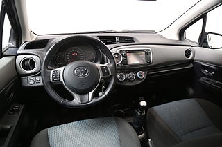 Halvkombi Toyota Yaris 12 av 25