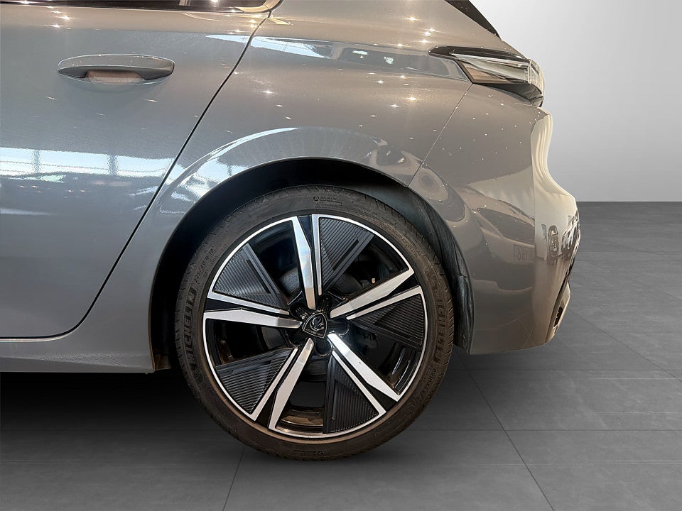 Bild på Peugeot 308 5D GT 1.2 PT 130hk Aut B-KAMERA CARPLAY