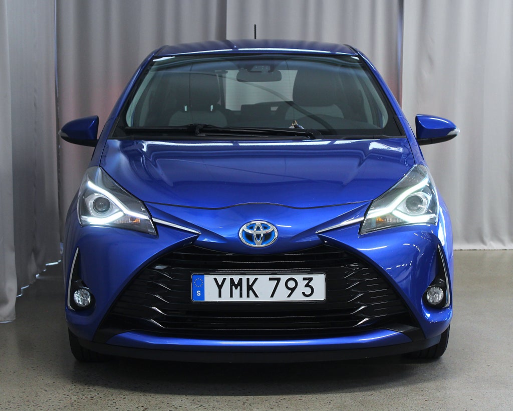 Toyota Yaris Hybrid e-CVT Touch & Go Edition, S&V-hjul, B-Kamera