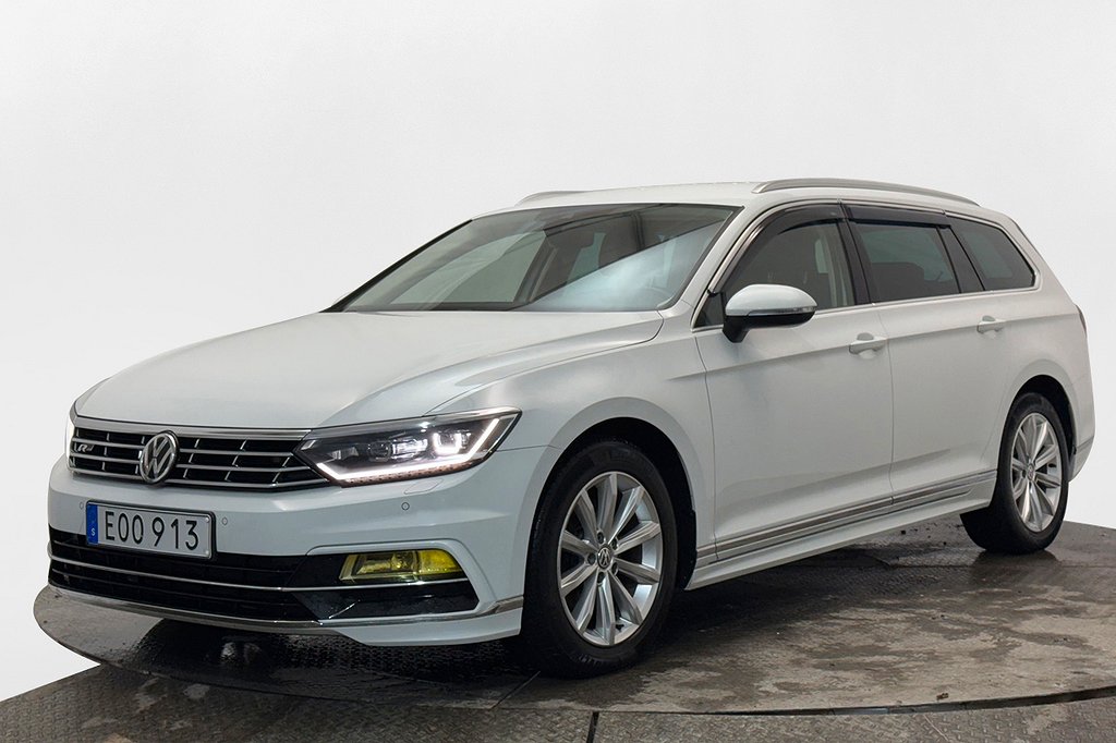 Volkswagen Passat 2.0TDI GT Drag Läder Cockpit DynAudio Värm