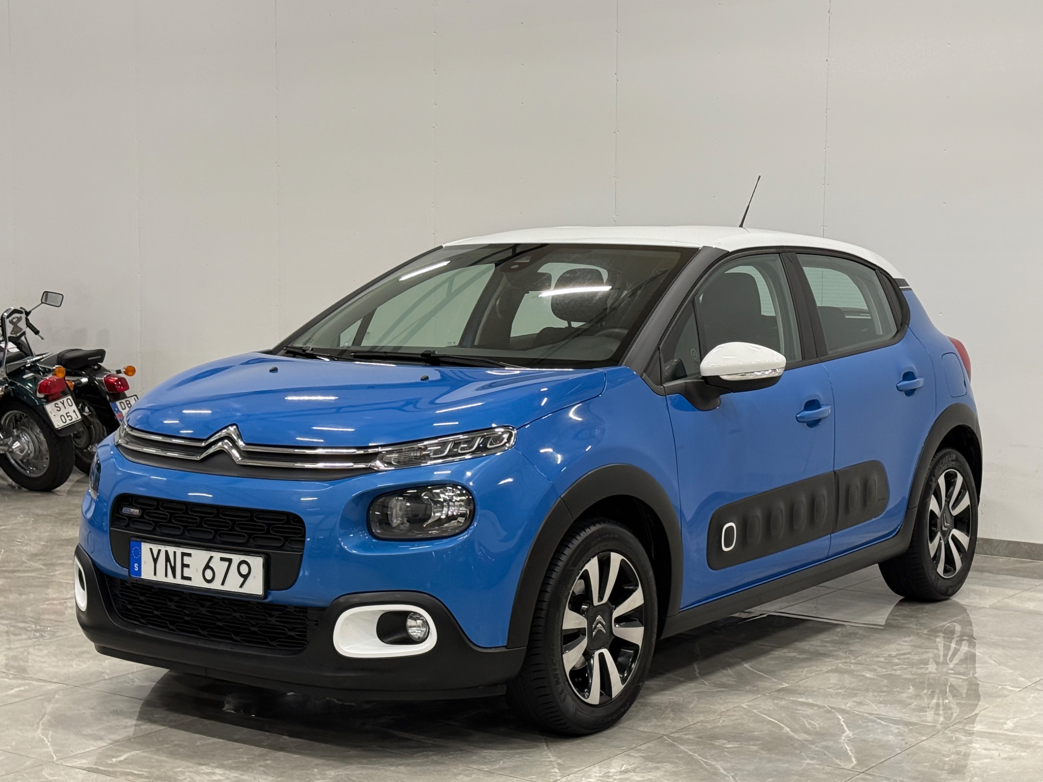 Citroen C3 1.2 PureTech 82 2017, photo 4/50