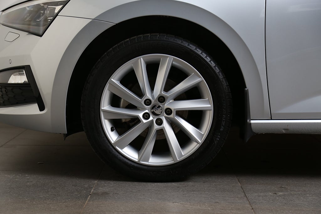 Skoda Scala 1,0 TSI 115hk Style CarPlay P-sensorer 2019