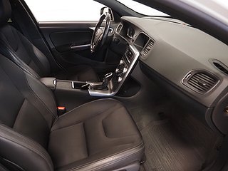 Sedan Volvo S60 Cross Country 11 av 24