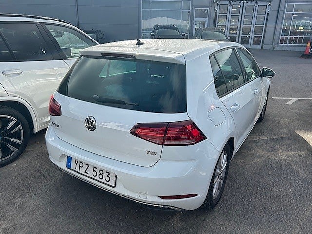 Volkswagen Golf 5-dörrar 1.0 TSI Automat /Glastak / Adaptiv Farthållare