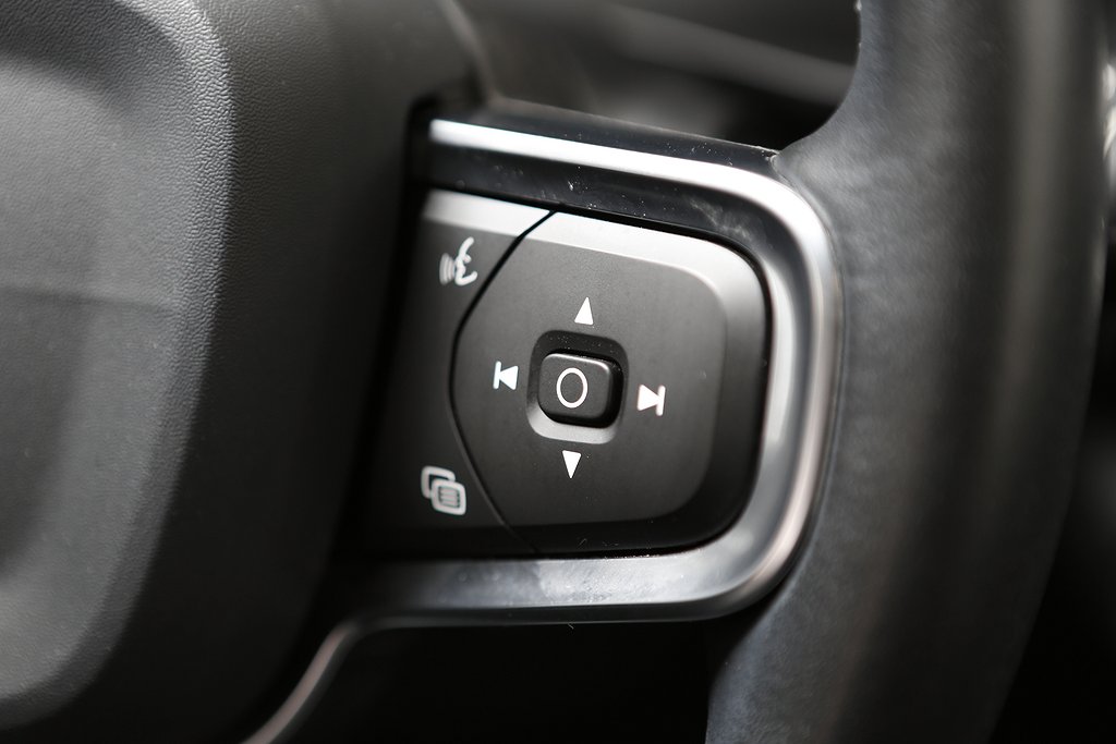 Volvo XC40 D3 150hk Momentum Advanced Edition AWD 2020
