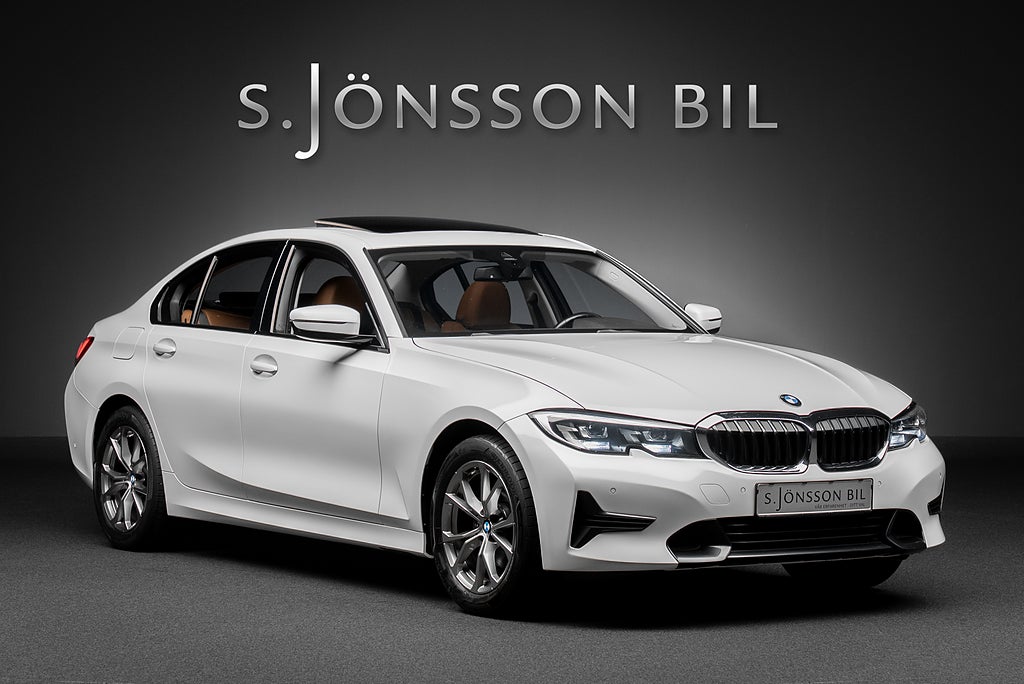 BMW 320 i Sport Line / Sollucka / Dragkrok