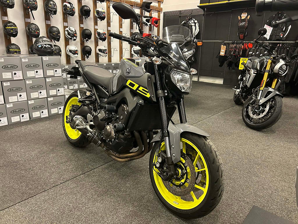 Yamaha MT-09 