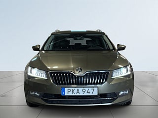 Skoda Superb Kombi 2.0 TDI 4x4 SCR Business Drag Värmare Kamera S&V