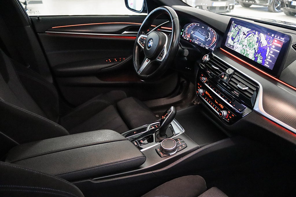 BMW 520 d xDrive Sedan M Sport Cockpit HiFi Drag Värmare