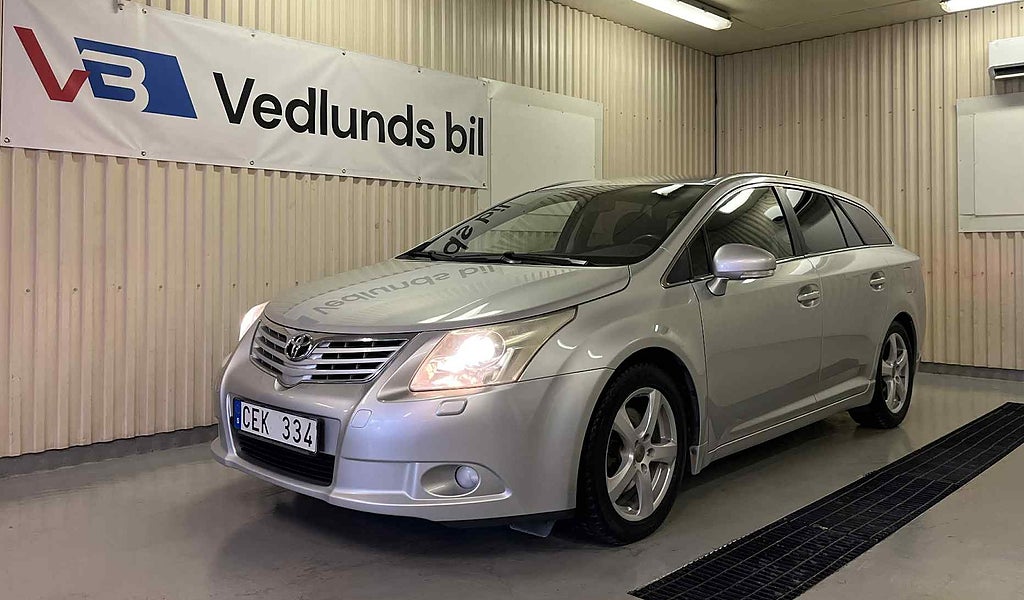 Toyota Avensis Kombi 2.2 D-4D Automat Business Mvärmare Drag