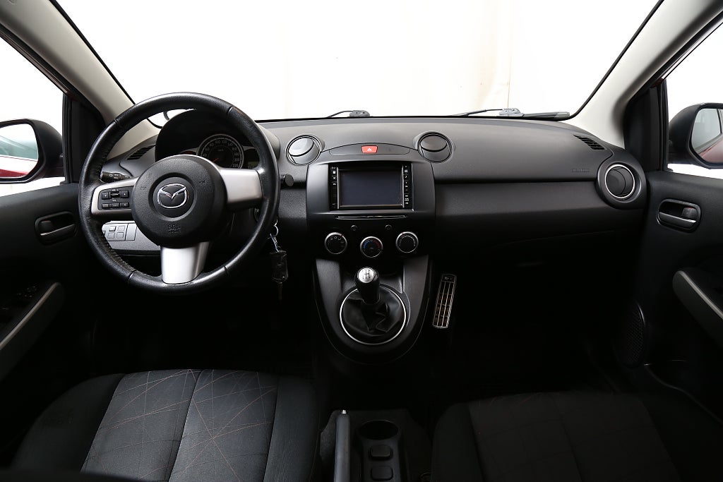 Mazda 2 1,3 84hk Spirit 5-dörrar P-sensor Motorv Nybesikt 2013