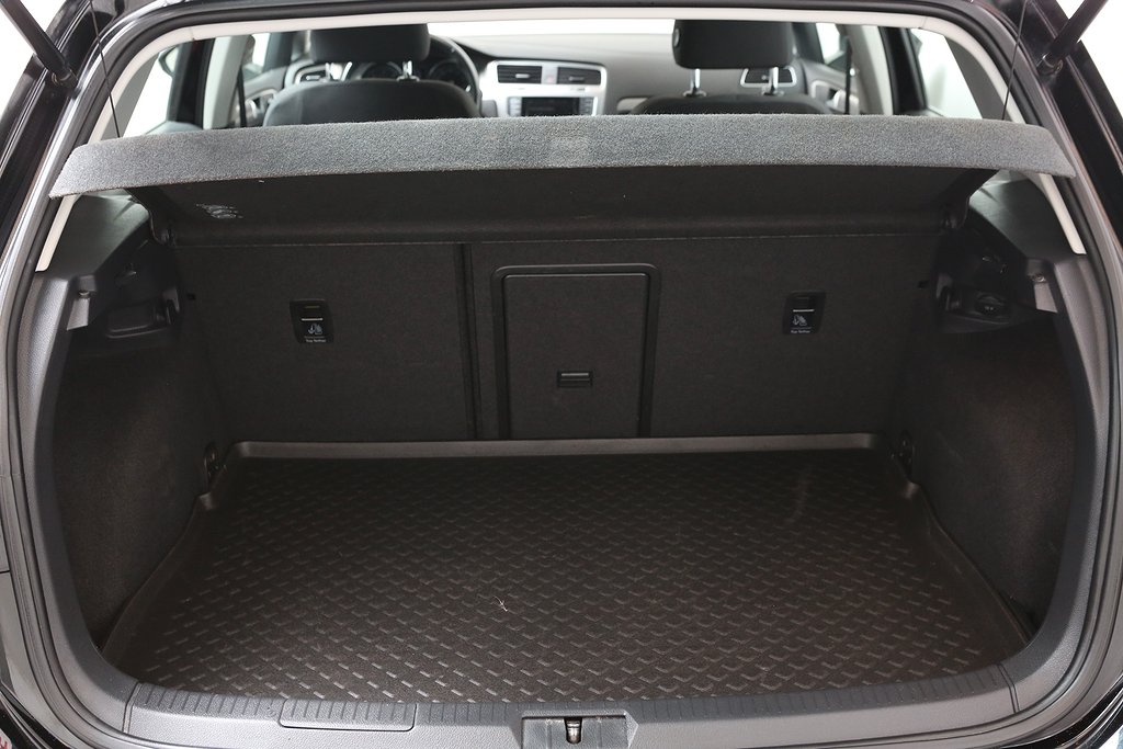 Volkswagen Golf 1,6 TDI 105hk Masters DSG 5D Kamera Drag 2015
