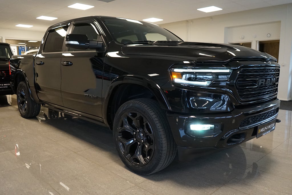 RAM 1500 Limited Night V8 HEMI Rambox Dual Tailgate 395hk