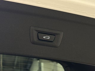 BMW iX xDrive40 Innovation 360° Laser Pvärm HuD H/K GPS SoV – bild 17