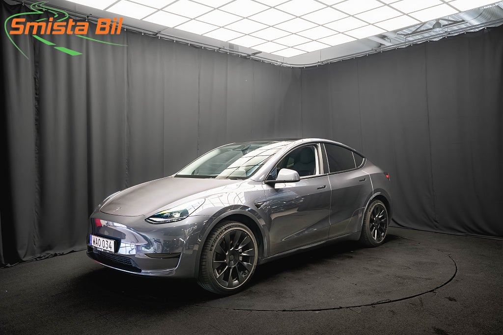 Tesla Model Y Standard Range RWD 20'' DRAG PANO LÄDER 1-ÄGARE MOMS