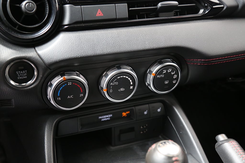 Mazda MX-5 2,0 SKYACTIV-G 160hk Soft Top (Cab) Skinn Navi