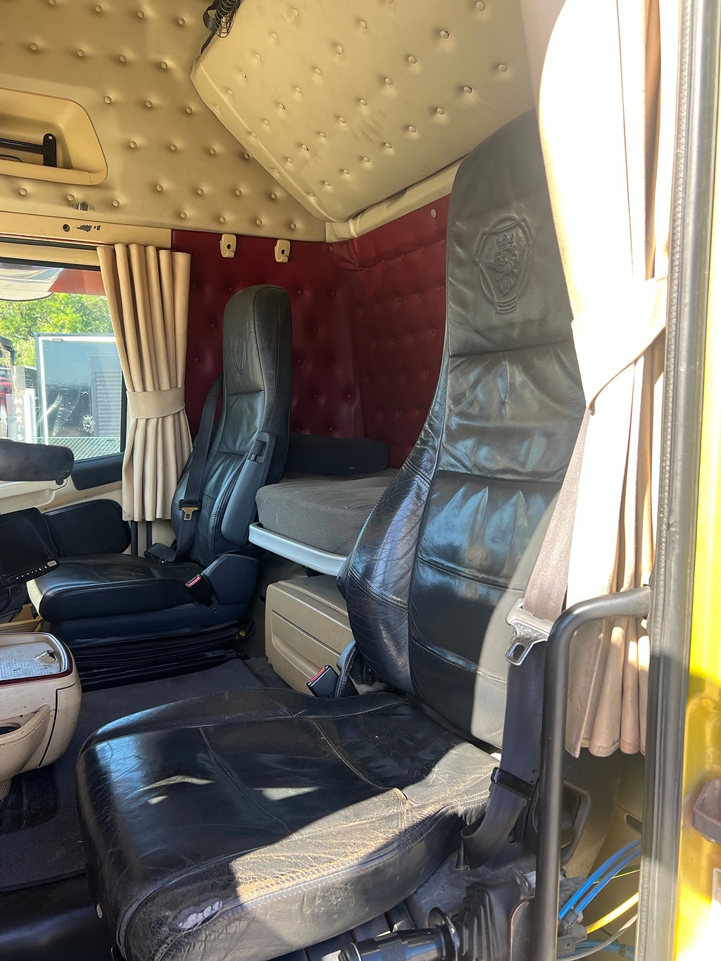 Scania R560 V8 6x4 Lastväxlare, Tandem