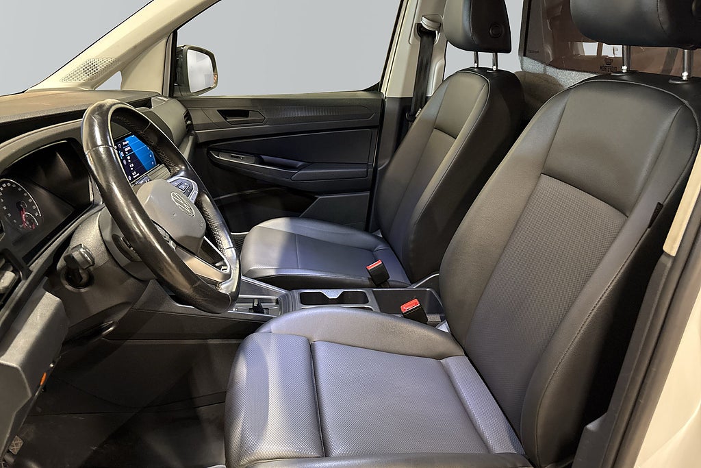 Volkswagen Caddy Maxi Cargo 2.0 TDI Dieselvärmare Backkamera LED Skinn *MOMS*