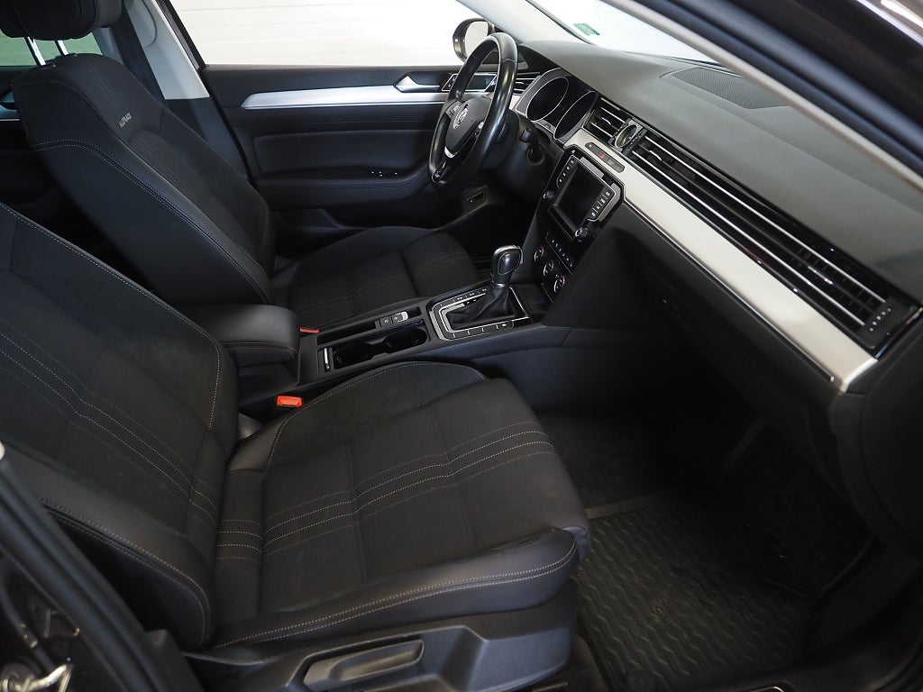 Volkswagen Passat Alltrack 2.0 TDI 190hk 4Motion | D-värm | Drag | Backkame 2017