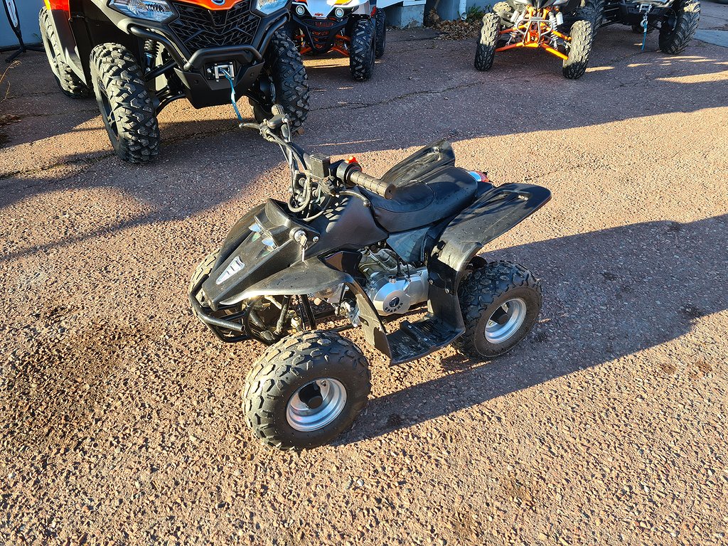 Sprint Barn fyrhjuling 70 cc 7900 kr  