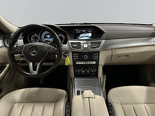 Mercedes-Benz E 250 4MATIC 7G-Tronic Exclusive Skinn/Kamera/Pano/Drag