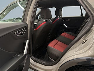 Audi Q2 40 TFSI quattro S S&V/Värmare/Navi/Kamera/Keyless/Drag – bild 13