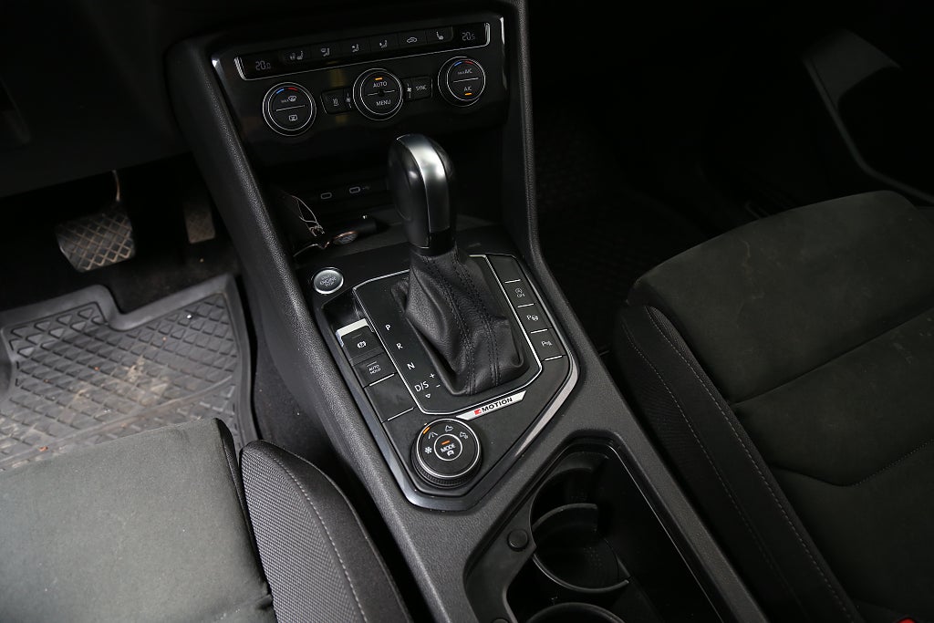 Volkswagen Tiguan Allspace 2,0 TDI 200hk 4M R-Line 7-sätes Värmare Drag