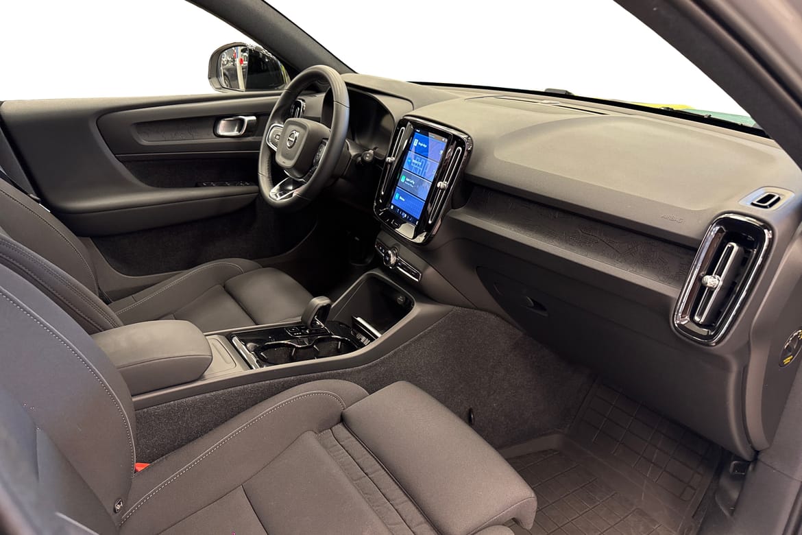 Volvo XC40 2024, kuva 7/54