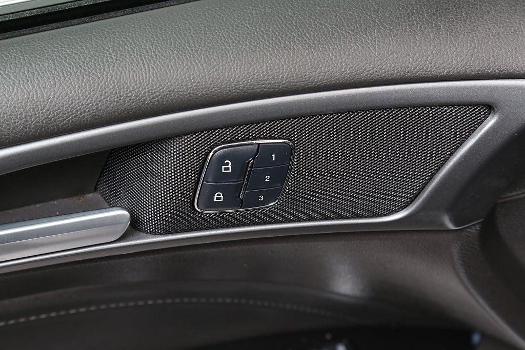 Ford Mondeo 2,0 TDCi 180hk Business Aut Kombi Panorama Värmare Drag 2018