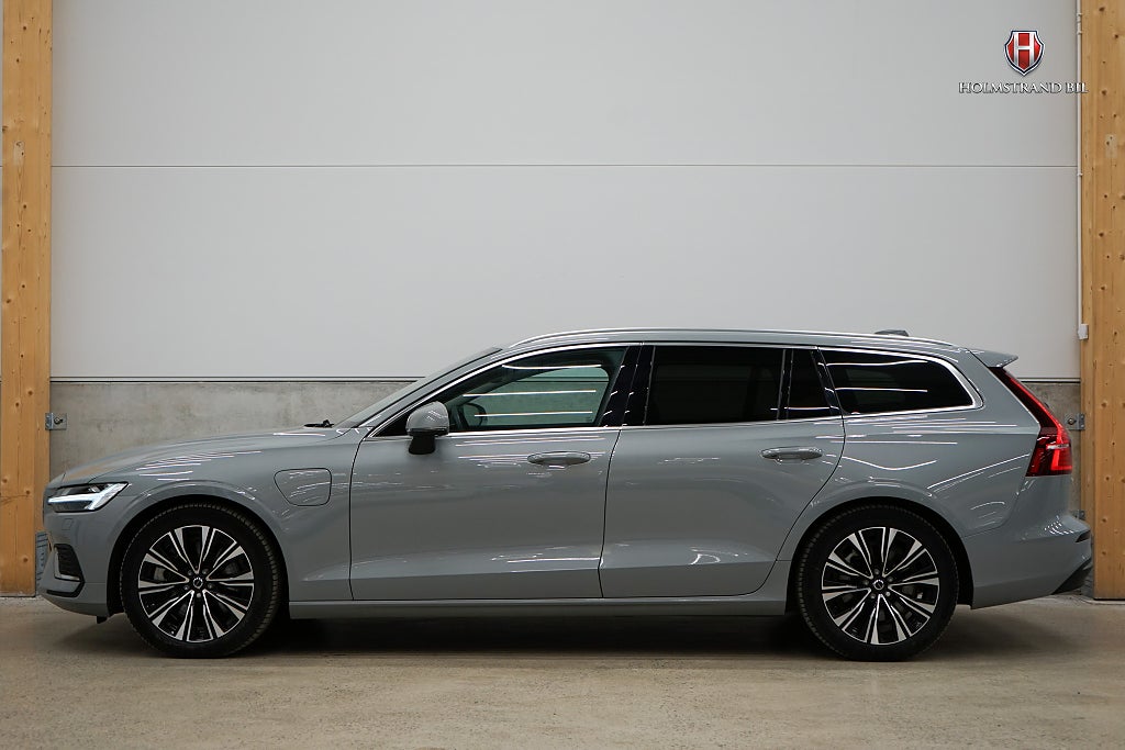 Volvo V60 Recharge T6 AWD Core Drag P-värme Kamera Carplay MOMS