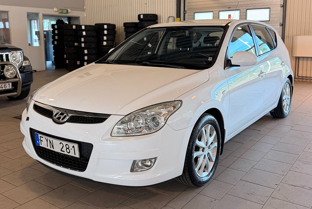 Hyundai i30 1.6 Euro 4 SoV ingår, NY SERVAD