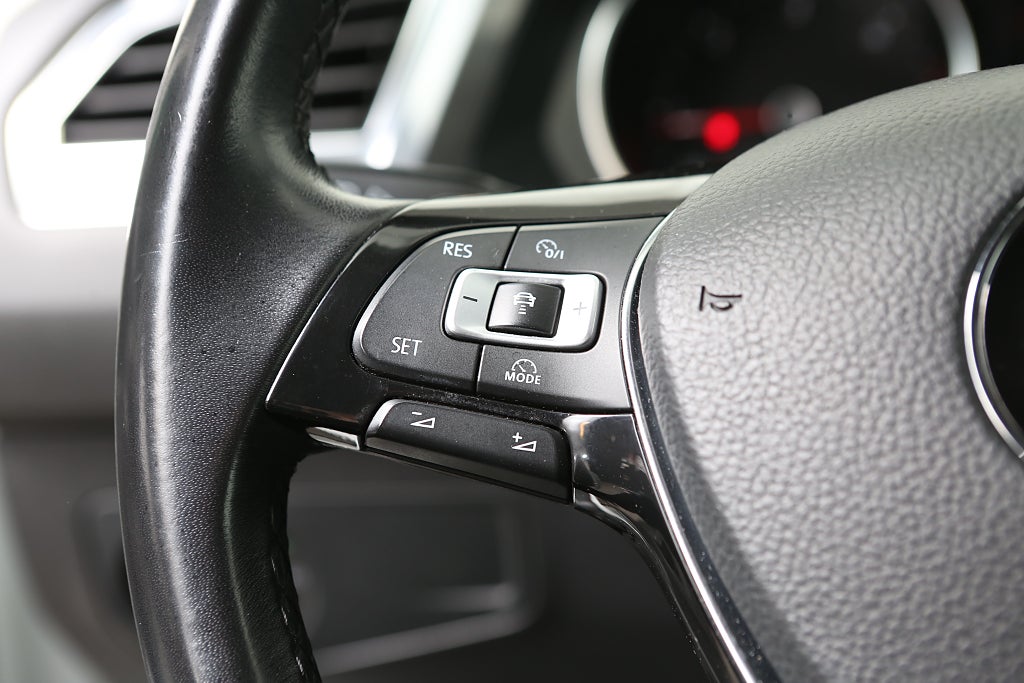 Volkswagen Tiguan Allspace 2,0 TDI 150hk 4M DSG D-värm Drag 2018