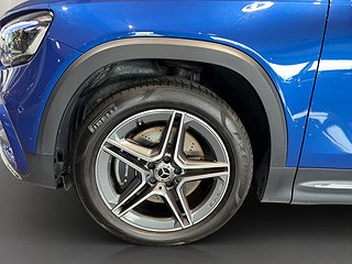 SUV Mercedes-Benz GLB 14 av 14