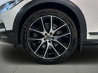 Volvo V90 Cross Country D4 AWD Inscription Drag Pvärm CarPlay S/V-hjul – bild 14