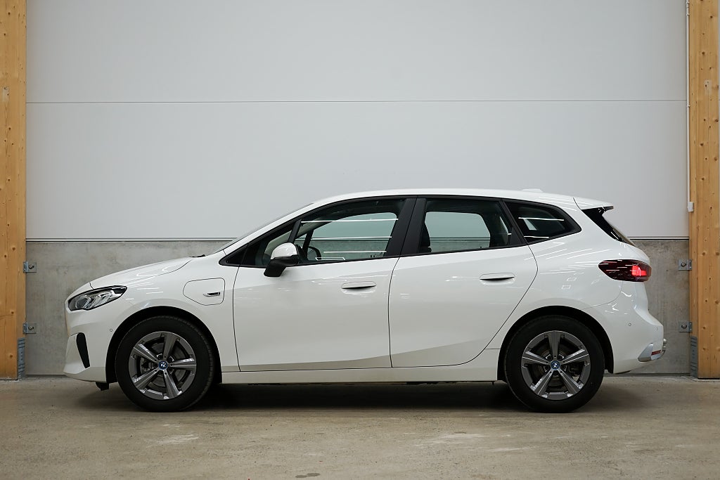 BMW 225e xDrive Active Tourer Widescreen Drag Kamera Rattvärme