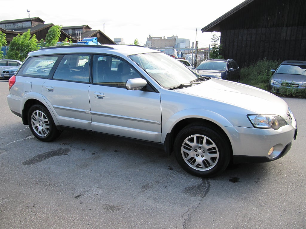 Subaru Outback 2.5 4WD Man+Lög-Hög växel/ACC/Drag/2 brukare/Välskött
