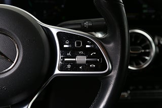 SUV Mercedes-Benz GLB 19 av 30