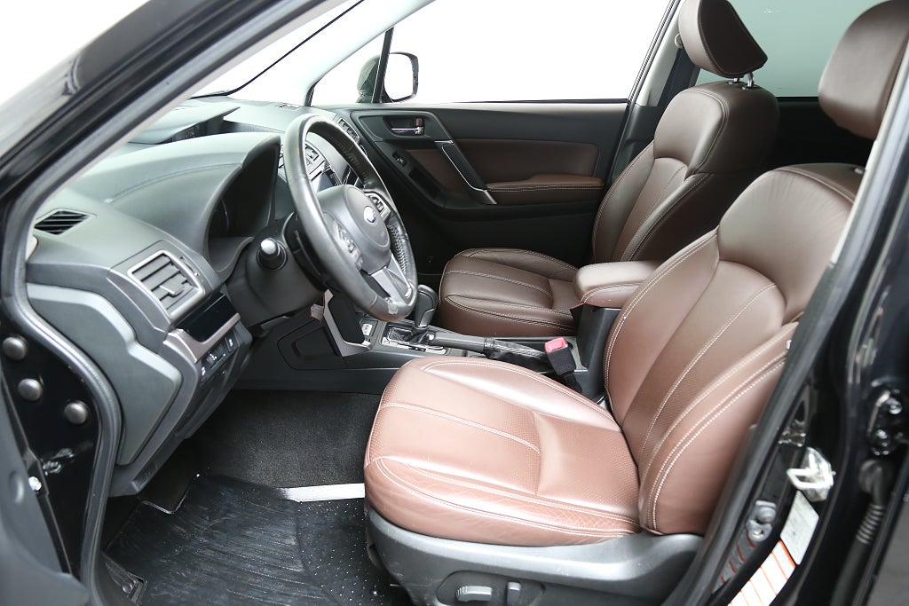 Subaru Forester 2,0D XS 147hk AWD Aut Läder Extraljus Motorv Drag 2016