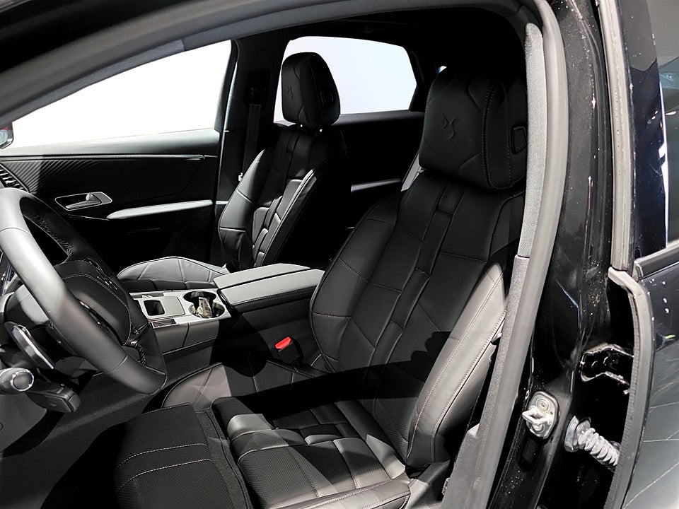 Bild på DS 7 Opera Performance 300hk PHEV AWD - OMGÅENDE LEVERANS!