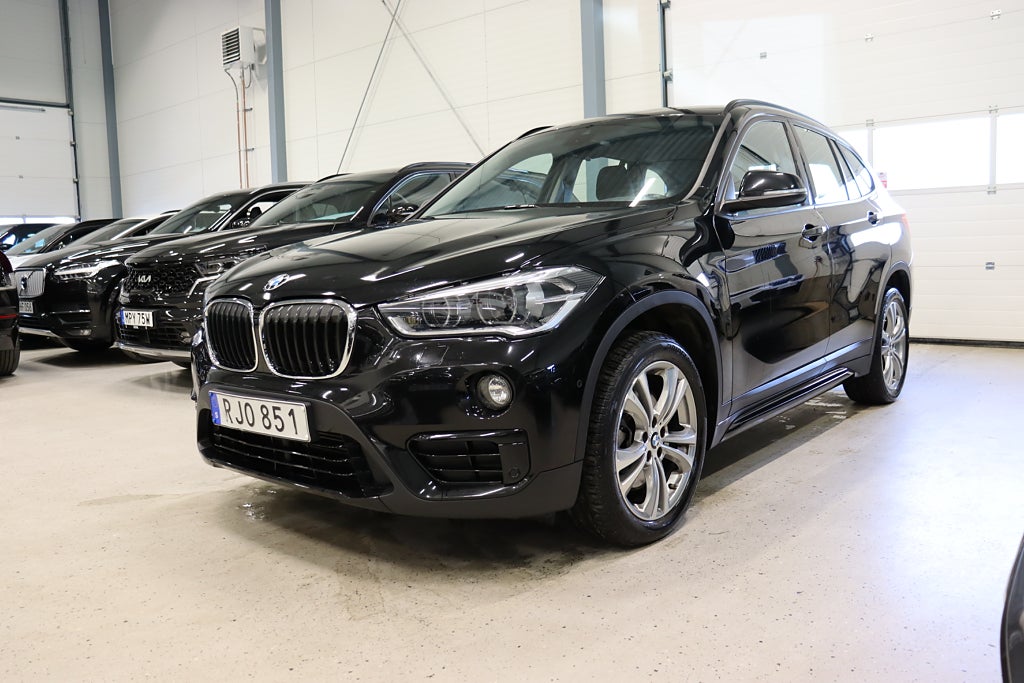BMW X1 xDrive20i Sport line AWD 2-Ägare Drag Navi B-Kam 192hk
