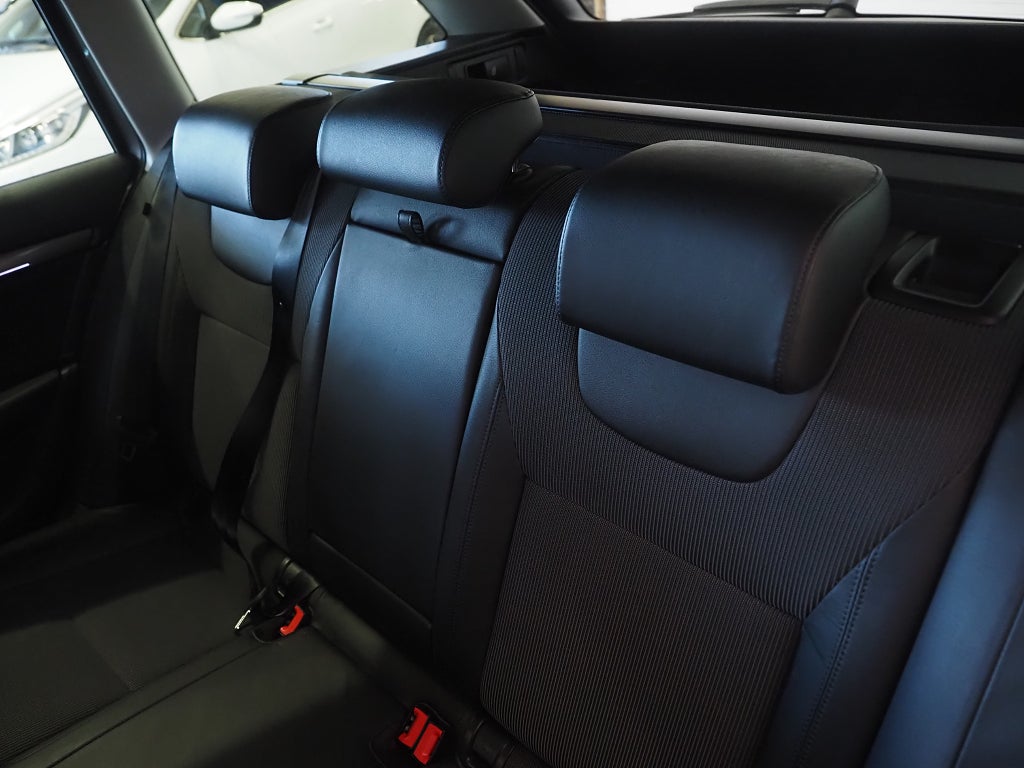Skoda Octavia 1.0 TSI Style Premium Kamera Drag Canton P-Värm Navi 2018