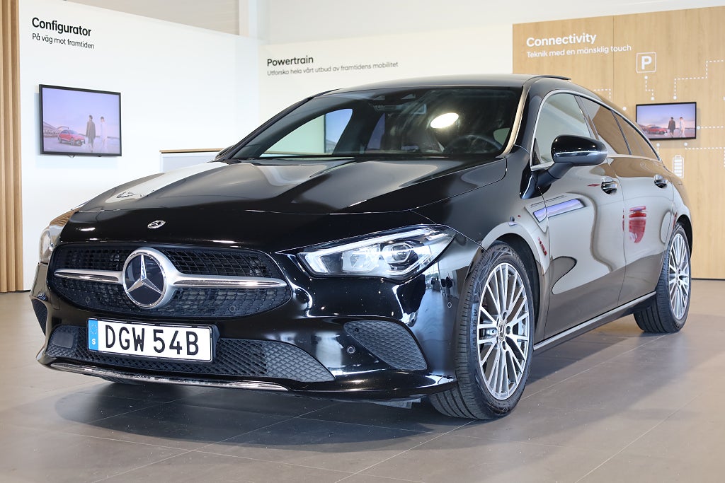 Mercedes-Benz CLA 200 Shooting Brake 7G-DCT Panorama Kamera Läder Navi 2021
