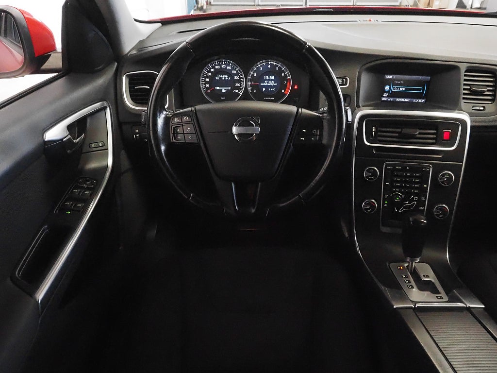 Volvo V60 T4F 180hk Aut Kinetic |Drag|Värmare|Keyless| 2012